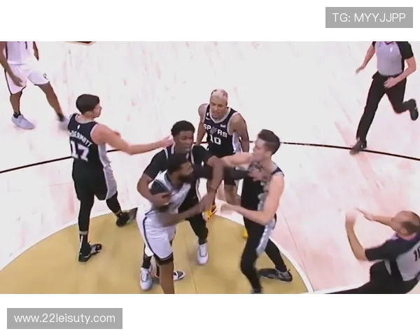 NBA比赛下的精彩瞬间与球员表现分析